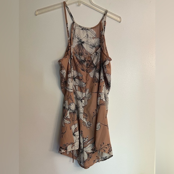 Womans  Floral Print Sleeveless Dress shorts outfit Tobi size M - Picture 2 of 4